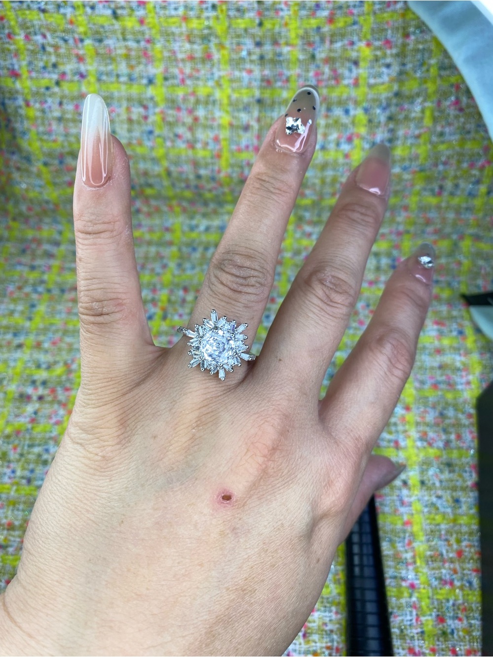 A great Sterling Silver White CZ Floral Halo Ring - Elegant open size 5 to 13